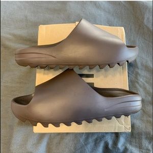 Yeezy slide mens 8 women’s 9.5 in Soot NIB